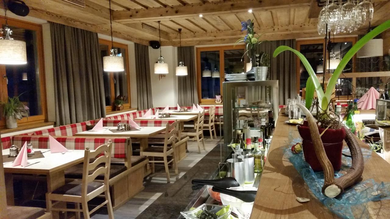 Gasthof Schuetthof Neukirchen am Großvenediger Buitenkant foto